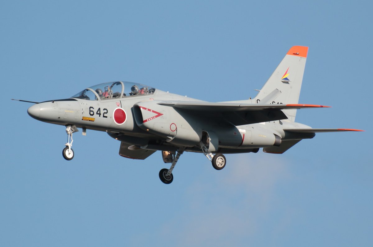_10_runway_35's tweet photo. 久しぶりの青空
久しぶりに📷️

#入間基地 🐋🐋は無理かな😓 https://t.co/KZJo7P2snR