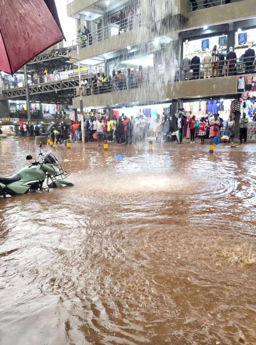 gloriabae01's tweet photo. Forty years in power ,  and this is what the rain still does to Kampala the capital city of Uganda!!
Ugandans isn’t this enough?? https://t.co/apBvLR9F5Q