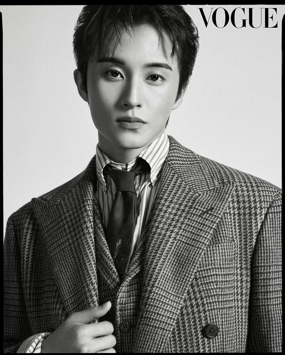 merlynsie's tweet photo. คุณ CEO of Upper Room มาก ท่านประธานหนุ่มไฟแรง เหมือนขึ้นปกนิตยสารธุรกิจ 😭🥹🖤 https://t.co/V2ttTZDUgy