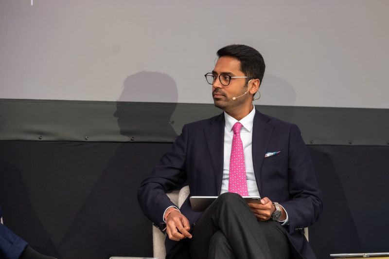 Alcircle's tweet photo. How can aluminium defend and expand its market share as the energy transition accelerates?

During the panel discussion at @Fastmarkets “Protecting Aluminium’s Market Share: Competing Against Steel, Plastics & Copper in the Energy Transition,” industry leaders explored the material-substitution trends reshaping global markets.

The discussion covered aluminium’s growing role in electric vehicles, power grids and renewable-energy infrastructure; the opportunities created by tightening copper supply; and the increasing importance of lightweighting across transport and infrastructure.

The panel also examined how aluminium producers can position the metal more aggressively by strengthening its value proposition around performance, recyclability, availability and lifecycle benefits.

The session featured:
• Josko Kandido, Managing Director, Venarion Commodities
• Peter Gönczöl, Managing Director, Heneken Conductors 
• Abhimanyu Prakash, CEO, AL Circle

Here are a few glimpses from the insightful discussion.

#energytransition #materialsubstitution #electricvehicles #renewableenergy #powergrids