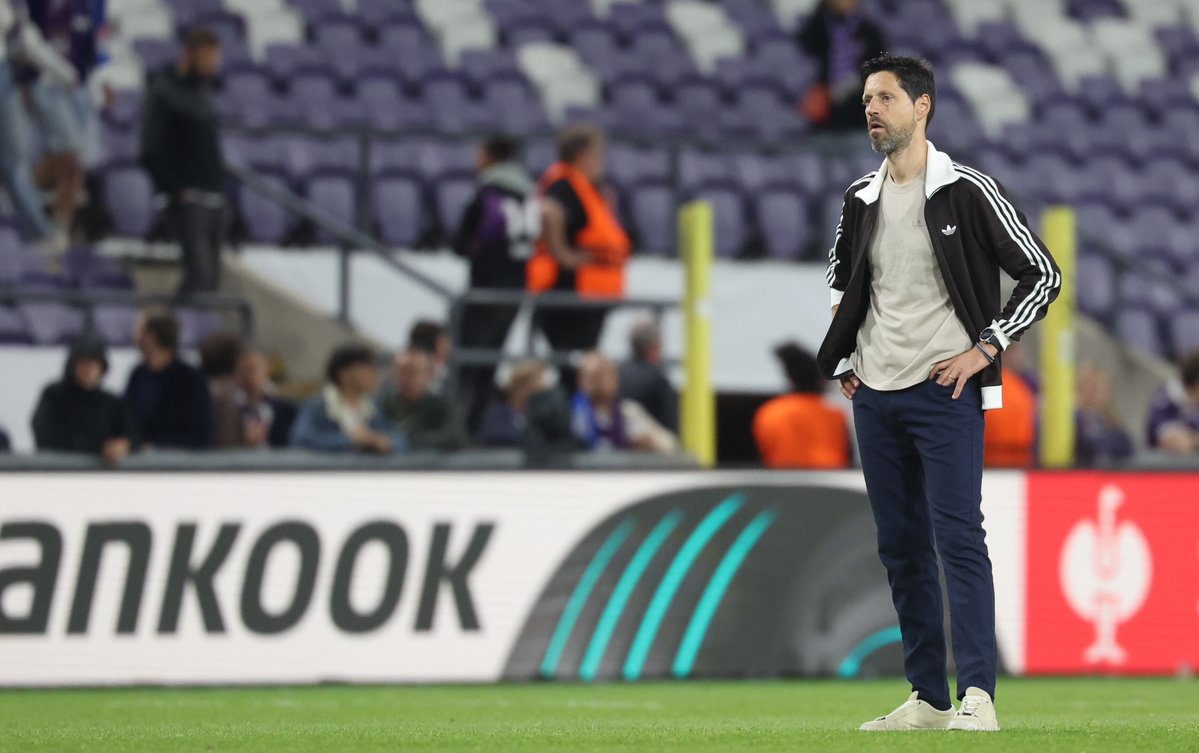 OL__Plus's tweet photo. "On a trop respecté Lyon, c'est peut-être ma faute", "Je crois encore en Amane": voici les explications de Vitor Bruno après la défaite d'#Anderlecht
#ANDOL 
(DHnet 💶 : https://t.co/wMeHRFD2B4) https://t.co/KEgso6l3bN