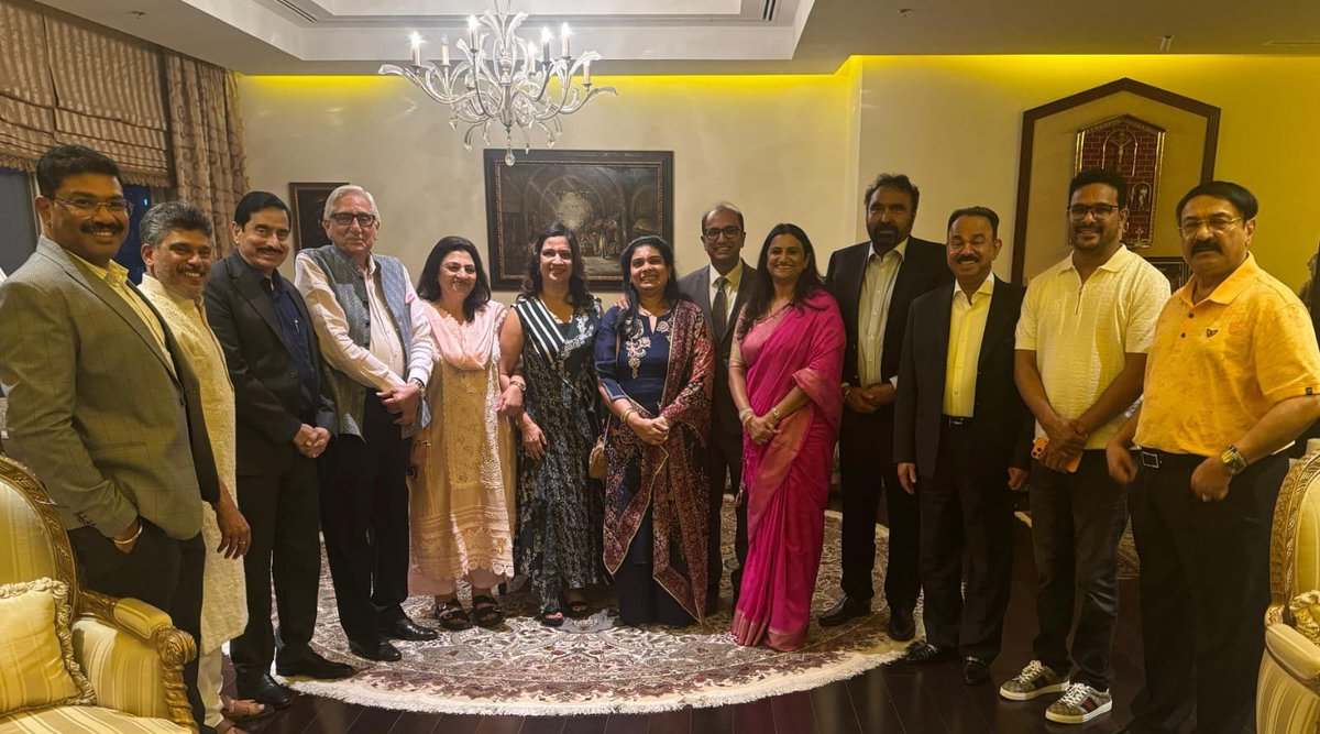 DrArathiKrishna's tweet photo. At the Dinner hosted by Prominent NRI Businessman and Philanthropist Dr Ronald Colaco in honor of Karnataka delegation visiting #Dubai to participate in the Arab Travel Mart. https://t.co/Y23dH8nzfr