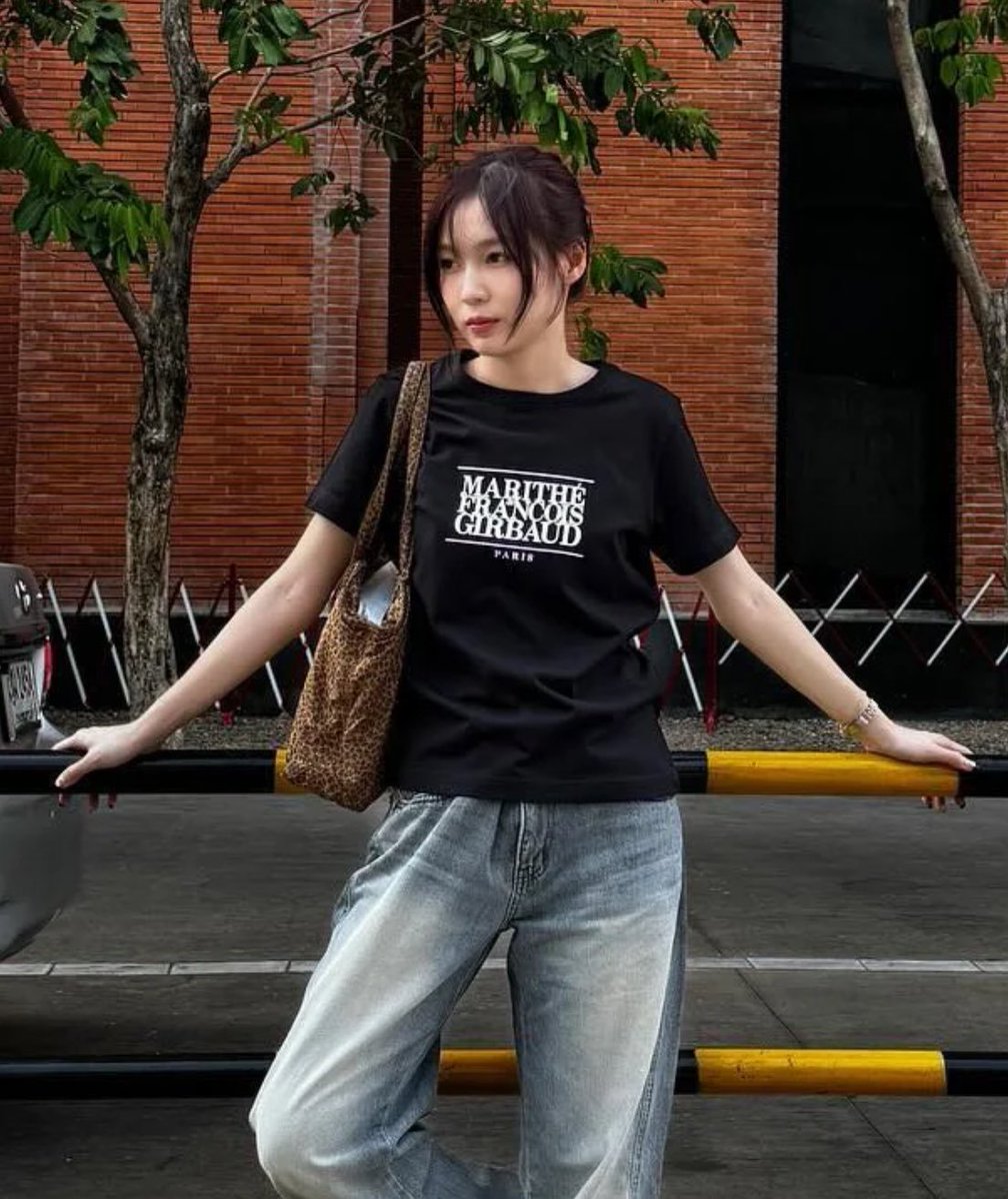 moddustore's tweet photo. ✅พร้อมส่ง
Marithe 〰️Classic Logo Tee ⚡️(899-)
สี Black
S อก 40.9 นิ้ว  = 4 ตัว
M อก 42.9 นิ้ว = 6  ตัว
XL อก 46.9 นิ้ว = 3 ตัว https://t.co/x1uDH5Funk
