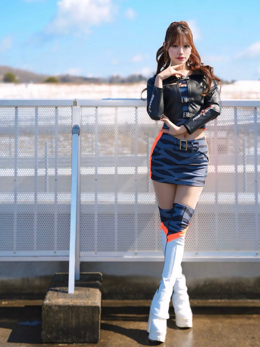 dopucolle's tweet photo. 広瀬晏夕のニーハイブーツ
レースクイーンはみんな凄い https://t.co/OoAESou03q