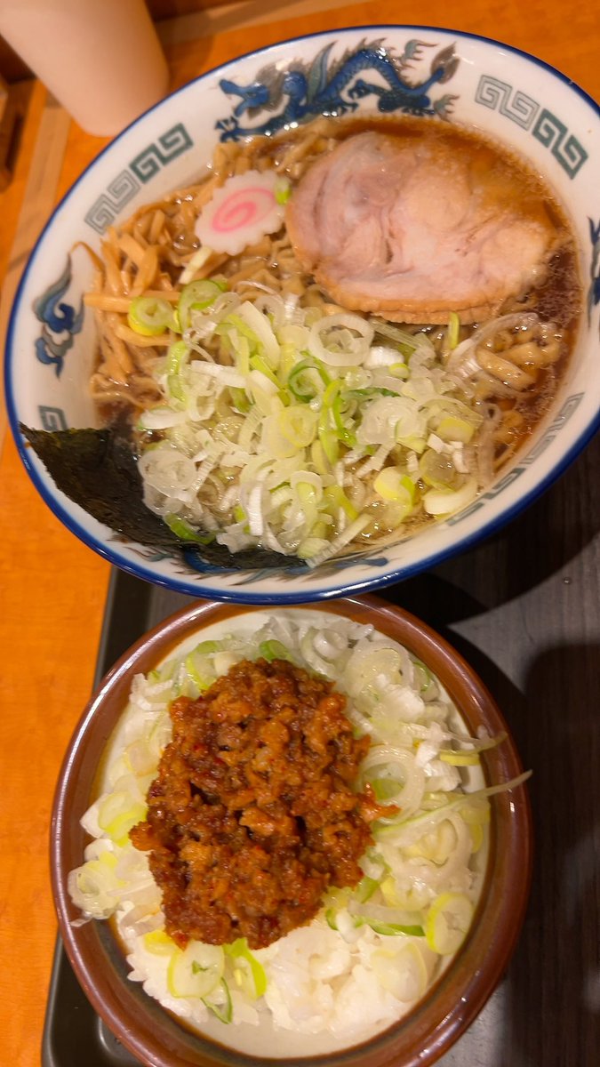 hidamarinoutage's tweet photo. 舍鈴
らーめん(並)
坦々丼

 #らーめん
 #中華そば https://t.co/pMmPmgpTDT