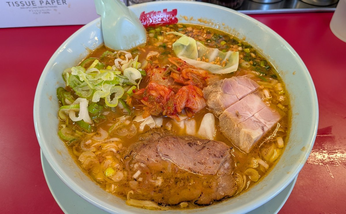wata_iki's tweet photo. 旨辛スタミナラーメン半ライスセットクーポン薬味ネギ＆コロチャー　半ライスは旨辛炙りチャーシュー丼に魔改造
美味しゅうございました
#山岡家 https://t.co/BP0vG9ThjE