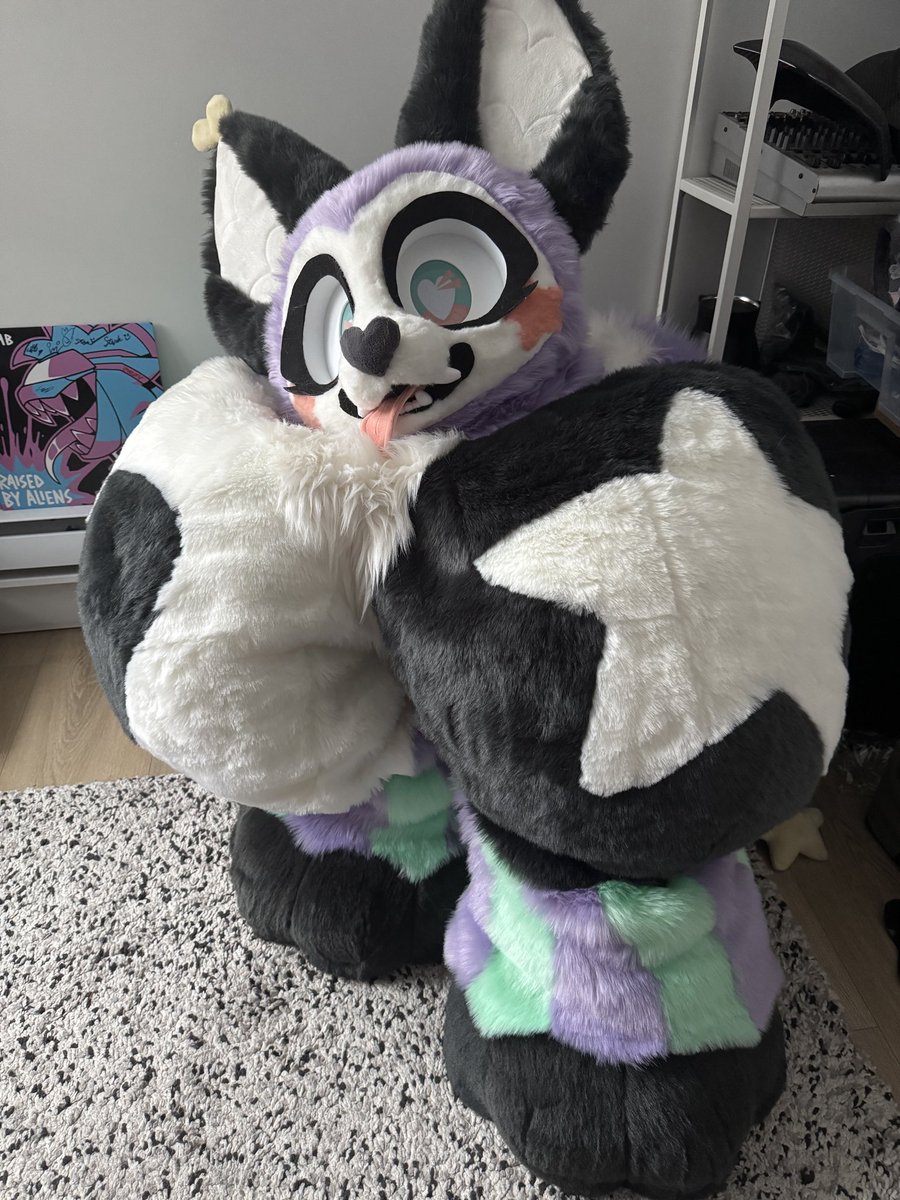 ivycomb's tweet photo. @KodaKeijin @zeni_folf If I find you can i get a picture of you standing in a t pose with me in the family guy death pose on the ground

Love the suit https://t.co/uf52z6RkiC