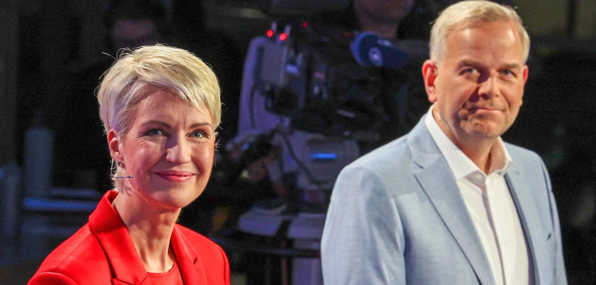 BJilge's tweet photo. Man könnte lachen, wenn es nicht so traurig wäre: Frau Schwesig sieht in der AFD eine Gefahr für Frauenrechte! Ihre Partei hält ihre schützende Hand über Männer aus einem gewissen Kulturkreis, die Frauen jegliches Recht absprechen und möchte die Türen weiterhin sperrangelweit offen halten für mehr solcher Männer. In München steht ein Jemenit vor Gericht, der seine Ex-Frau geköpft hat. In Zwickau tötete ein Syrer eine junge Frau. Es gibt zig Beispiele. Vor solchen Männer will Frau Schwesig die Frauen nicht schützen, aber vor den AFD-Männern. Unfassbar, für mich ist diese Frau unwählbar.