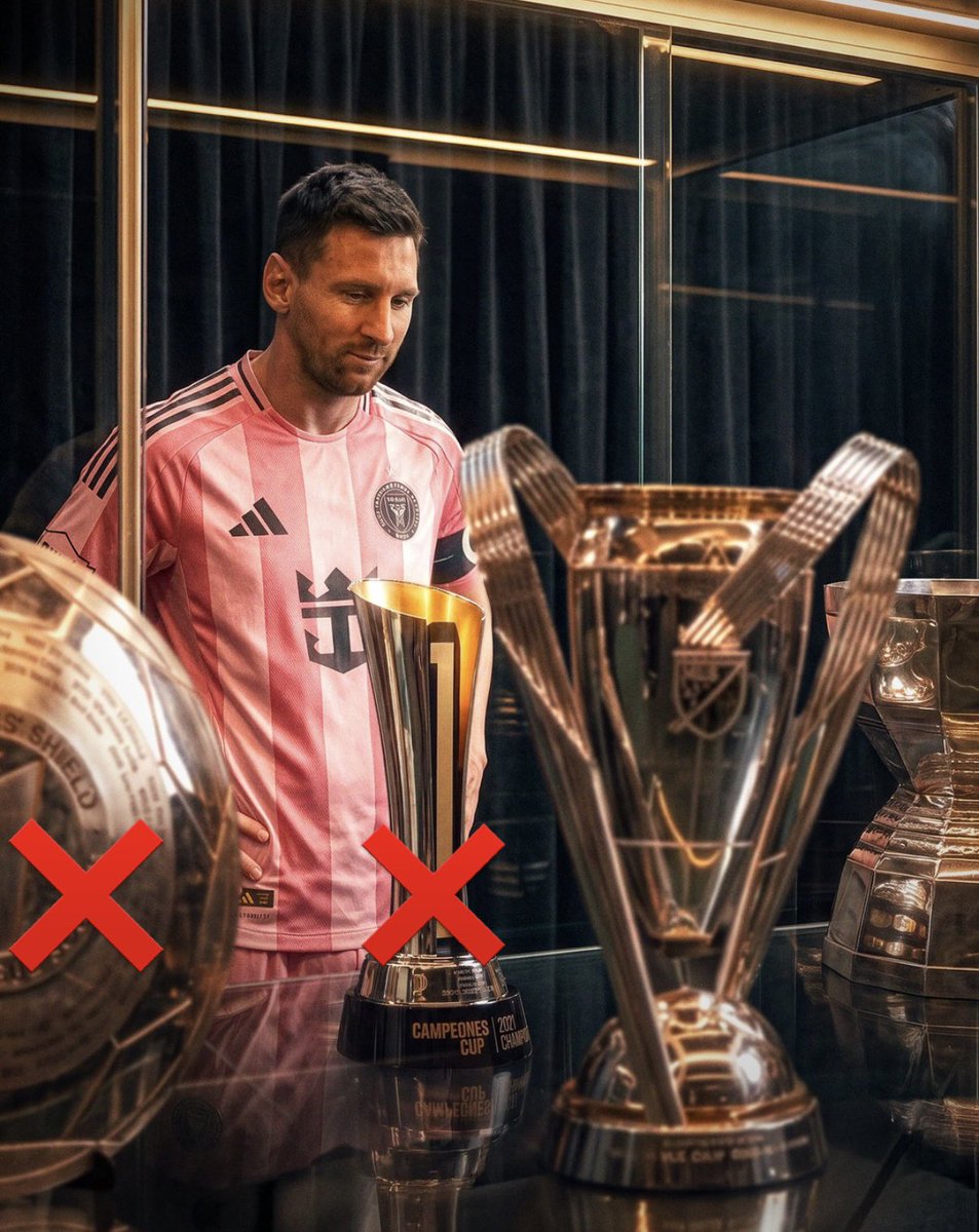 TMfutbal's tweet photo. 🚨‼️ 𝗡𝗘𝗪: Fabrizio Romano is getting exposed. 

He included U23 and friendly trophies not recognized by FIFA, giving Messi 49 trophies, but removed 3 from Ronaldo’s cabinet. 

Bias or double standards? 🤔 https://t.co/2b9YJdherQ