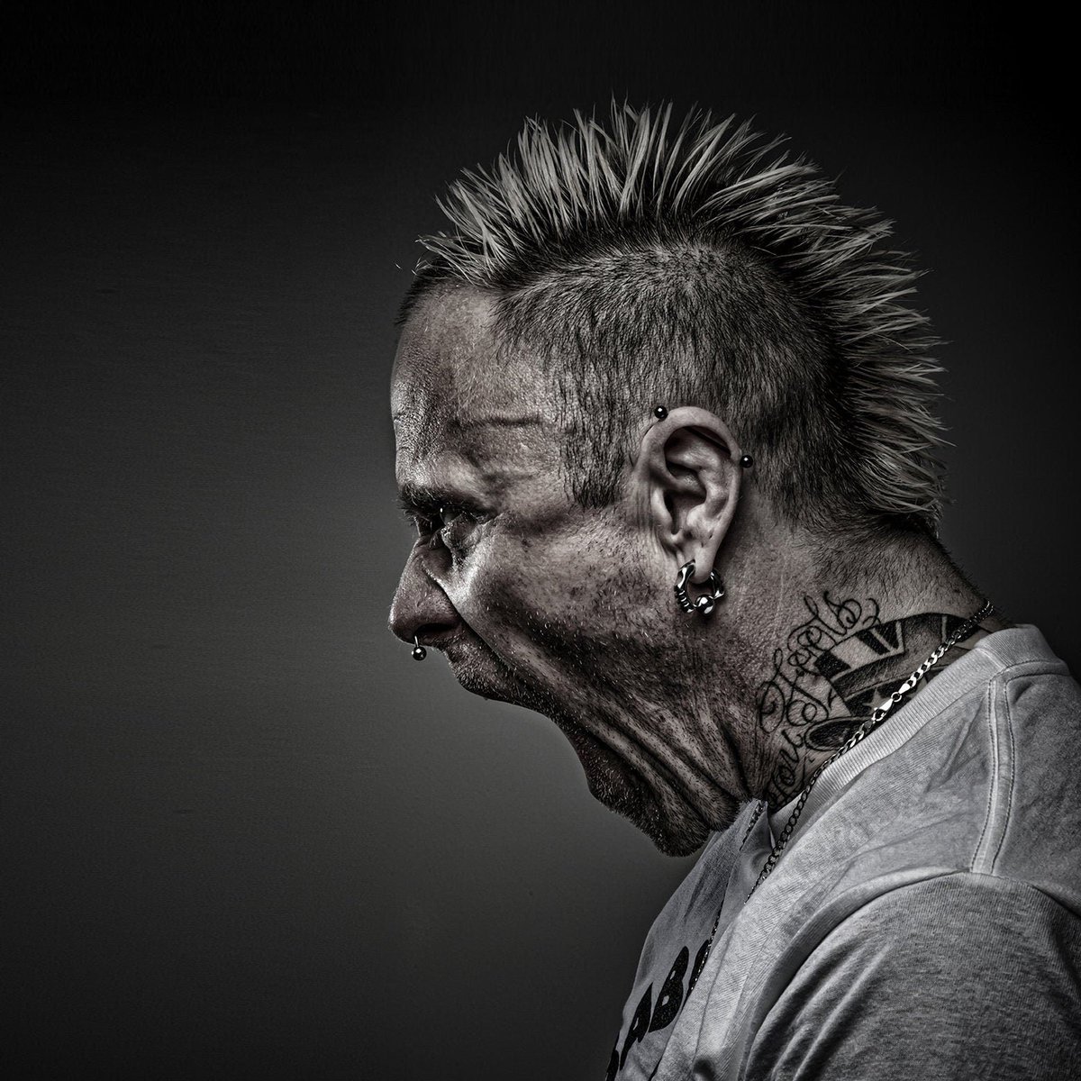 nottco's tweet photo. Remembering Keith Charles Flint , who was born today 17th September 1969..
"We're all taught to blend in and behave."
#keithflint #BOTD
📸 @JamesCheadle https://t.co/JafAa3LlT1