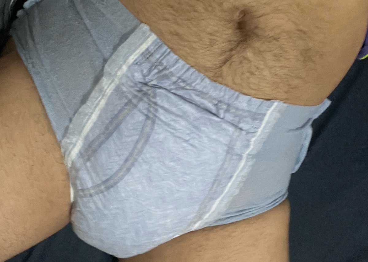 TonDL21's tweet photo. 初めてパンツタイプのオムツ履いた〜！
2回くらい出しちゃった💦 https://t.co/p4wGZlEEzd