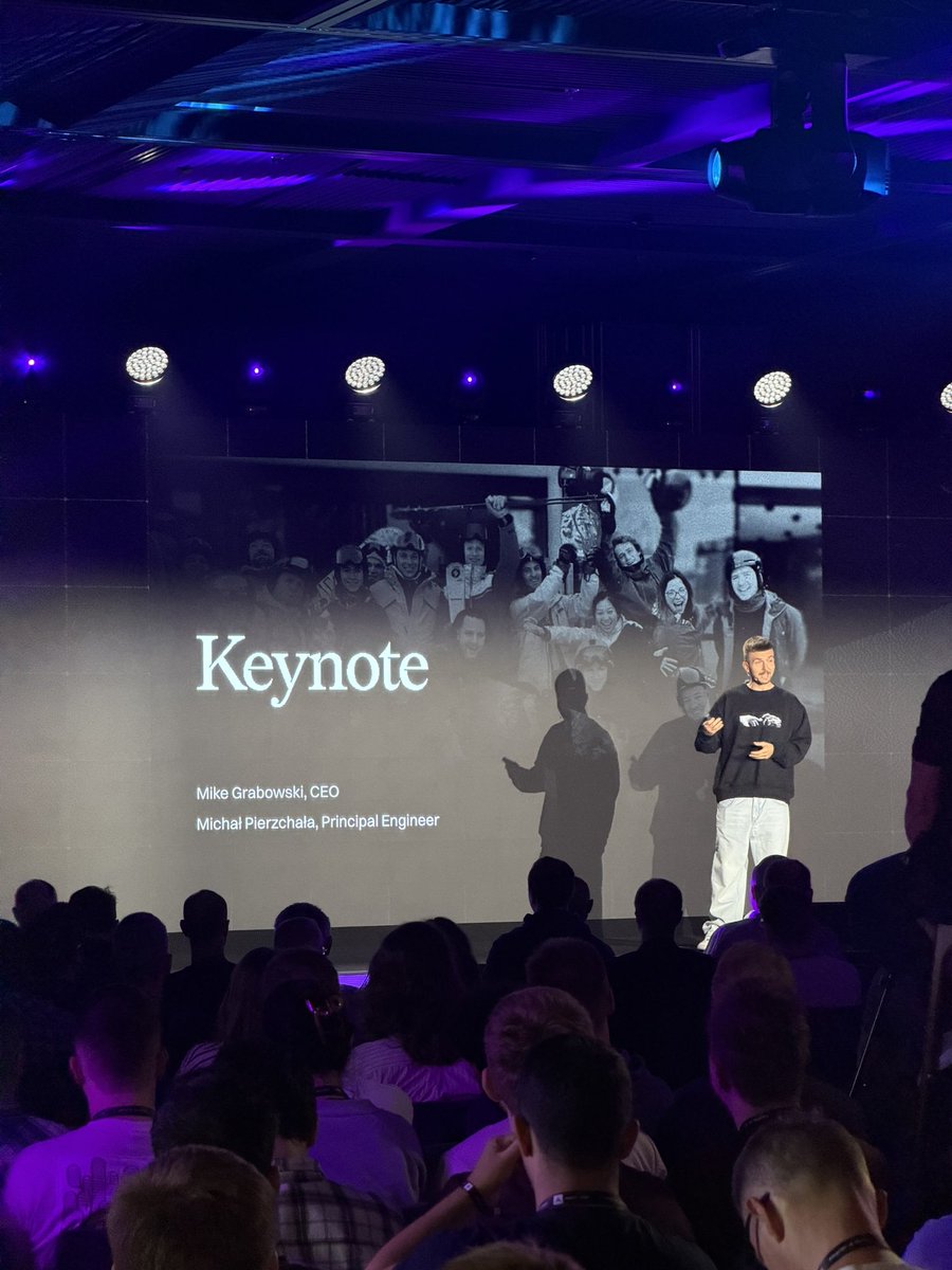 thiagobrez's tweet photo. Agent Conf just getting started with @grabbou ! https://t.co/Mm9E6zh6PW
