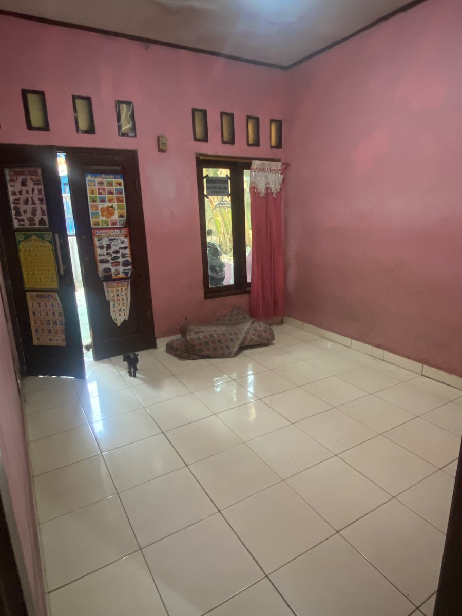 imashishy's tweet photo. Kontrakan nyaman huni di Jakarta Timur daerah Malaka Cilangkap/Cipayung
- Teras Luas
- Ruang tengah/Ruang tamu
- Kamar tidur
- Kamar mandi
- Dapur
Listrik 900watt token
Air sumur

Alamat Jl. Raya Malaka Gg. Bambu Tali Rt005/Rw 05 Kel. Cilangkap Kec. Cipayung, Jakarta Timur 13870 https://t.co/6pdvdcHg4N
