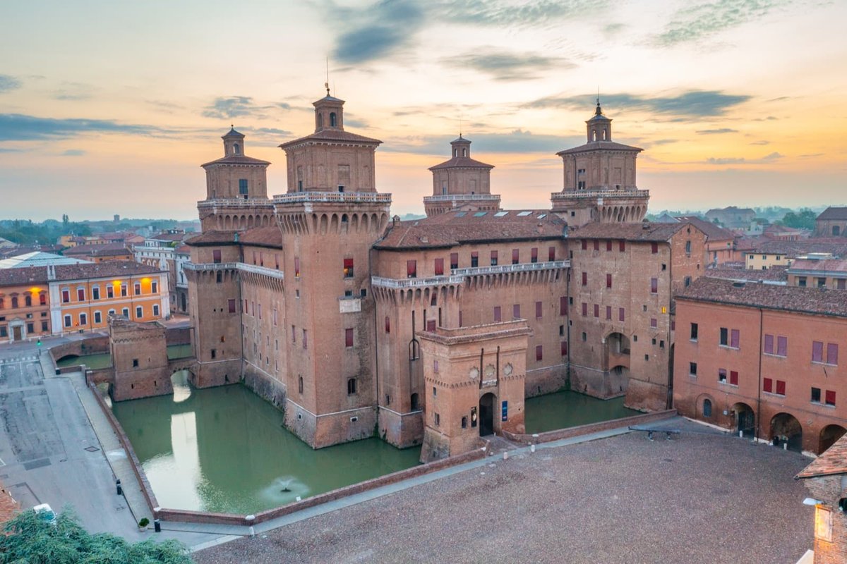 turismoER's tweet photo. Se hai in programma una visita a Ferrara, acquistando la MyFE Card avrai l'ingresso gratis a musei e siti come il Castello Estense e il Museo Schifanoia, oltre a tanti sconti. Info qui: https://t.co/GphtOuufGO
Ph. trabantos via Shutterstock | #inEmiliaRomagna #VisitEmiliaRomagna https://t.co/67lTTXzno7