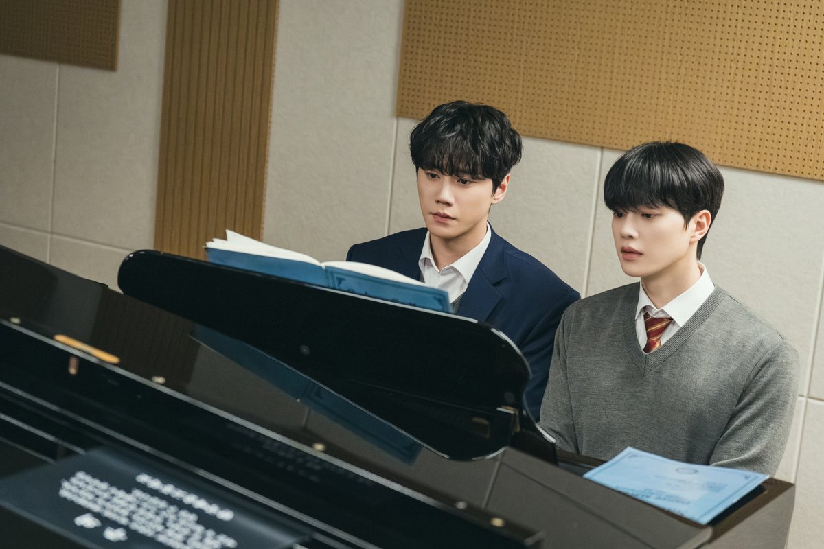 NAMOOACTORS2004's tweet photo. [#NEWS] 송강·이준영, 포핸즈에서 다시 만난 피아니스트와 지휘자
▶ https://t.co/kuxQvzwr7m

#송강 #포핸즈 #SONGKANG #FourHandsTwoSonatas https://t.co/E0gqX2J71m