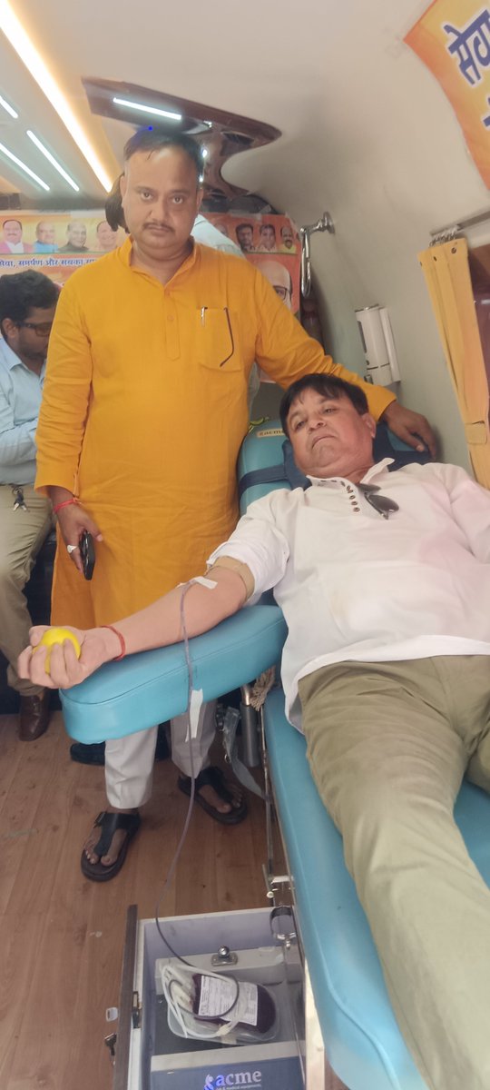 VikasTuli10's tweet photo. भारत के यशस्वी प्रधानमंत्री, माँ भारती के सच्चे सेवक एवं करोड़ों देशवासियों के प्रेरणास्रोत आदरणीय श्री नरेंद्र मोदी जी के जन्मदिवस के पावन अवसर पर आज भाजपा कार्यालय पर रक्तदान शिविर मे रक्तदान किया 
#HappyBirthdayPMModi #NarendraModi #BJP #राष्ट्रसेवा #प्रधानमंत्री_नरेंद्र_मोदी https://t.co/dnmRc07QHV