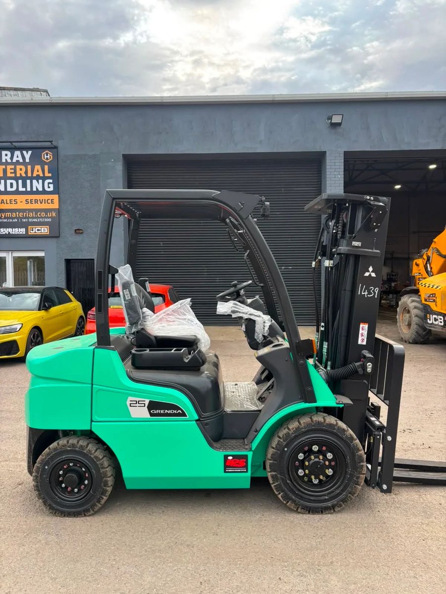 EquipmentSales8's tweet photo. NEW DEALER: Gray Materials🔥

Gray Materials is based in the Highlands of Scotland and provides nationwide coverage. They specialise in the hire and sale of reliable machinery, including telehandlers and forklifts. With over 25 years of experience and more than 2,500 satisfied customers, they have built strong, long-lasting relationships with their customers. Their experience, reliability and commitment to customer service make Gray Materials a trusted choice for your machinery needs. 

Check out their inventory here 👉 https://t.co/yQHrulLkuP