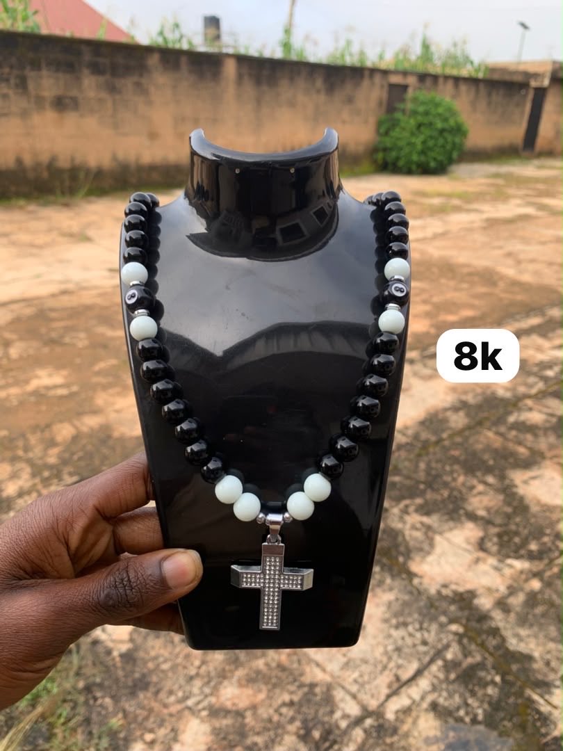 QueenAgbenu's tweet photo. The artiste 🧑‍🎨.                Her art🖼️ https://t.co/vnGQUZHWan