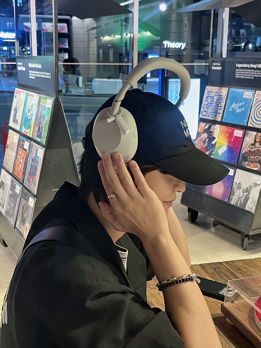 TPST_twt's tweet photo. [#태래] 날씨도 좋고 태래도 좋고
감기 조심~🍀😲 https://t.co/BGDuTl0x7p