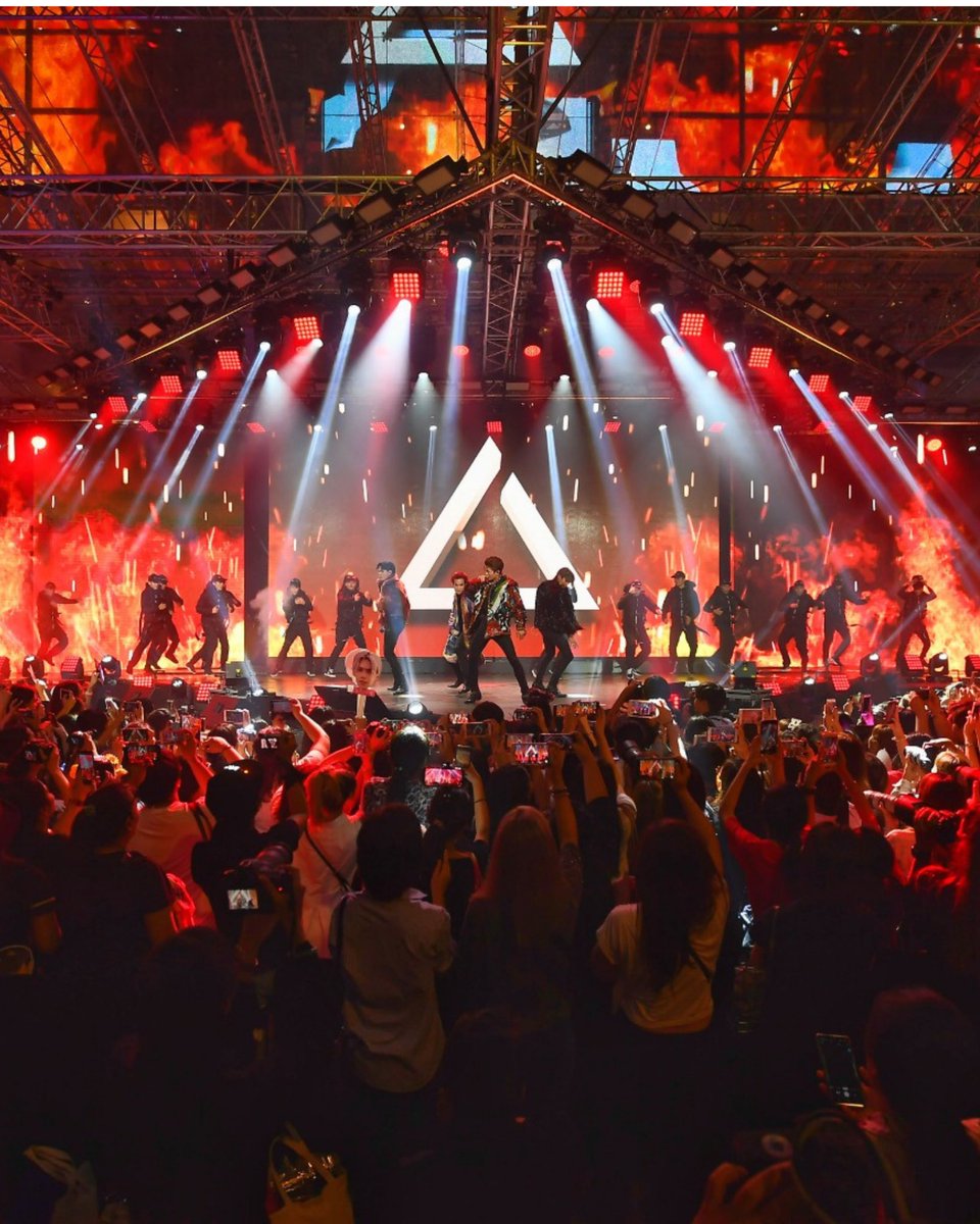 4NOLOGUE's tweet photo. Trinity 7th Debut Anniversary 

#TRINITY_TNT
#TRINITY7thAnniversary
#4NOLOGUE
#ForPeopleForCulture https://t.co/MrUmFXnRdl