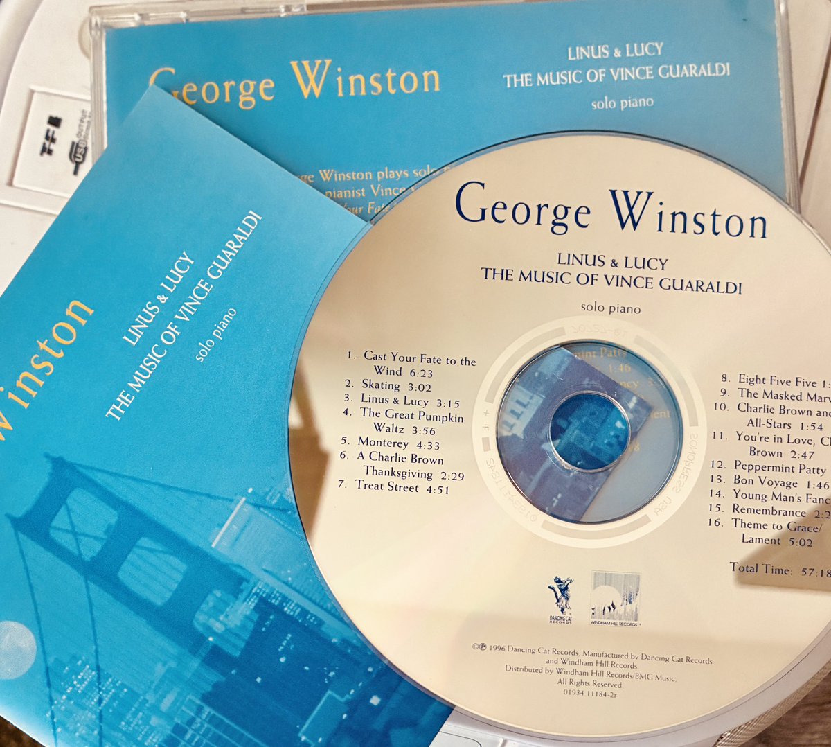 audio_collector's tweet photo. LINUS and LUCY: The Music of Vince Guaraldi (1996) the tenth album by pianist @gwinstonpiano on CD format
 
Released 30 years ago today, September 17th, 1996, by Windham Hill/Dancing Cat Records.

#musicfromthelastcentury #todayinpopmusic #vinceguaraldi #georgewinston https://t.co/zTi6ILMmQn