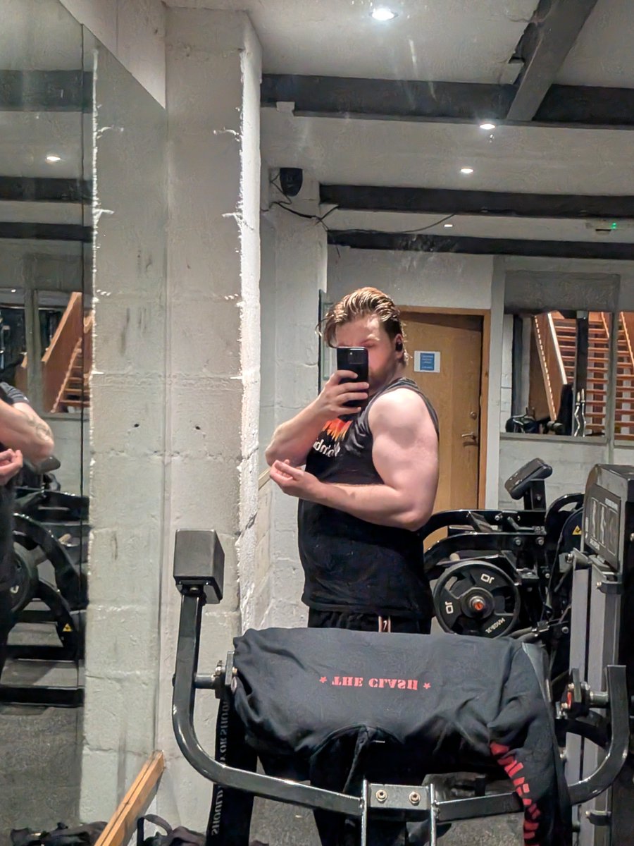 Bernietheburn's tweet photo. Focused on Bis, Tris and Shoulders  🔥👀 https://t.co/yaIwbegcmk