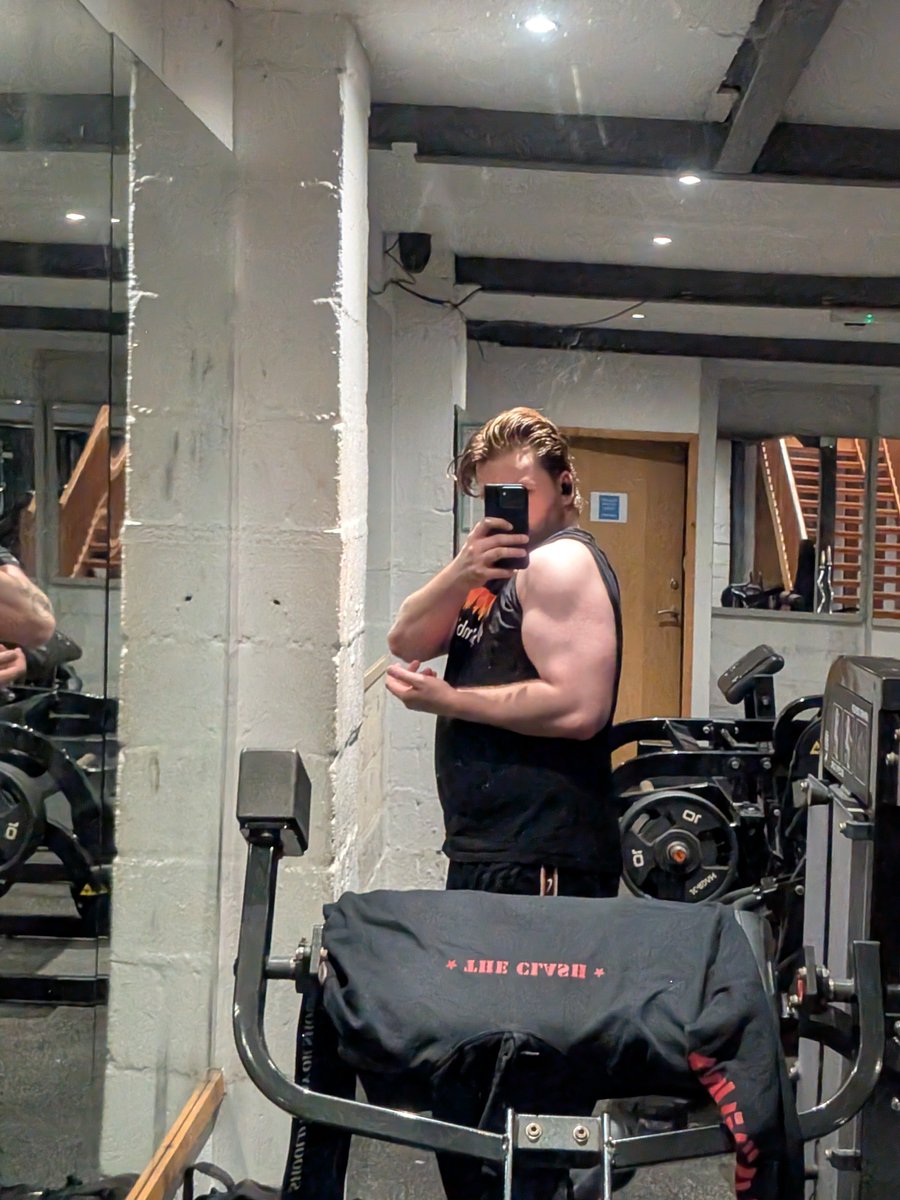 Bernietheburn's tweet photo. Focused on Bis, Tris and Shoulders  🔥👀 https://t.co/yaIwbegcmk
