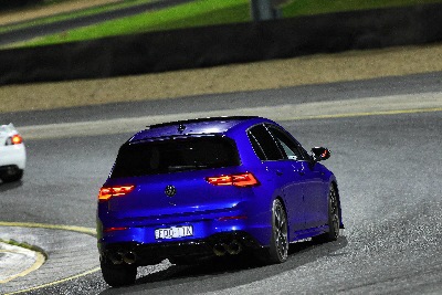 FrancescoJnu9f's tweet photo. POV: You just saw the wrong Golf R in your rear-view. https://t.co/ibng5fWZom