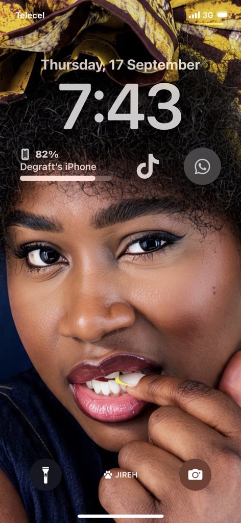 DKofijham's tweet photo. @lydiaforson Wallpaper of de week ❤️ https://t.co/MIHNqHGyZU