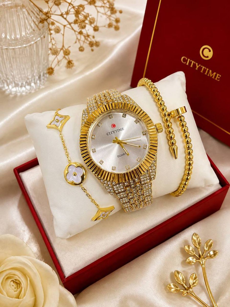 C_nuola's tweet photo. X; What's happening? 
Me; nothing oo, just this beautiful set I can't take my eyes off
🛍️15,000 https://t.co/CuN2zjI6x5