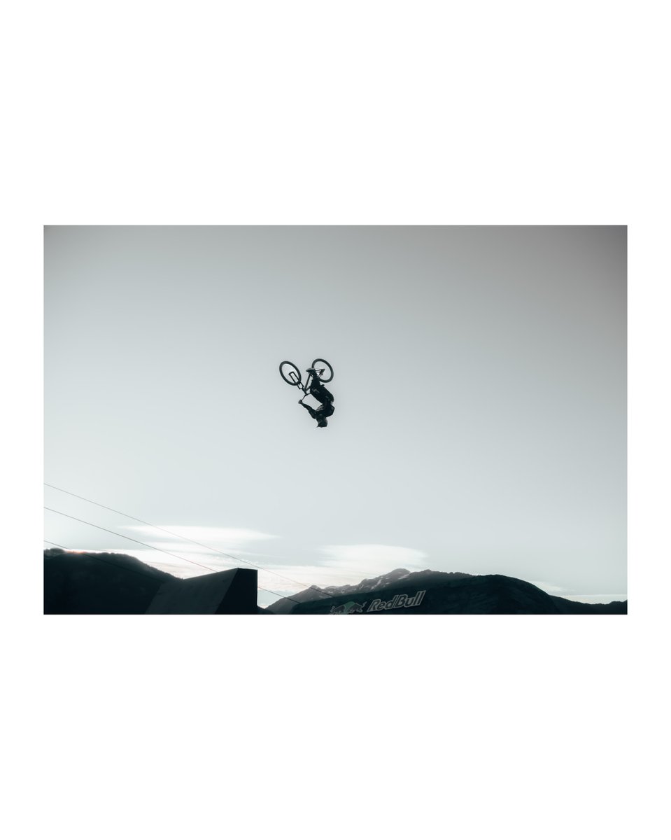 RebecaKlines's tweet photo. Black &amp; white frames. Two wheels, emotion, and pure adrenaline. https://t.co/gWKmNkcMZL