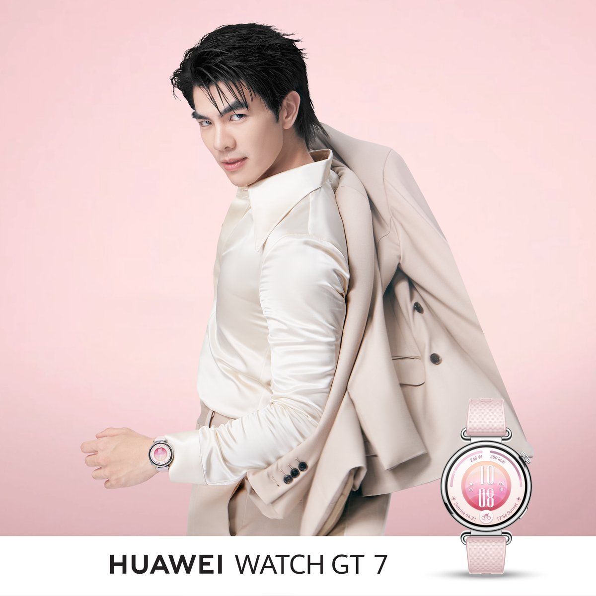 HuaweiMobile_TH's tweet photo. 3 สี 3 มู้ด กับอีก 3 ลุคซอฟต์ ๆ ของ มาย ภาคภูมิ ⌚✨

🩵 ฟ้า สดชื่น ดูคูลแบบ effortless
🤍 ขาว เรียบหรู คลีน ๆ แต่ดูมีอะไร
🩷 ชมพู เพิ่มความซอฟต์ สนุกกับลุคได้มากขึ้น

ไม่ว่าวันนี้จะเป็นมายในเวอร์ชันไหน HUAWEI WATCH GT 7 ก็มีสีที่พร้อมแมตช์ไปกับทุกสไตล์

แล้วคุณล่ะ…อยากจับคู่กับมายสีไหนที่สุด? 👀

#HUAWEIWatchGT7xMilePhakphum #HUAWEIWatchGT7Series #TimeForYourBest