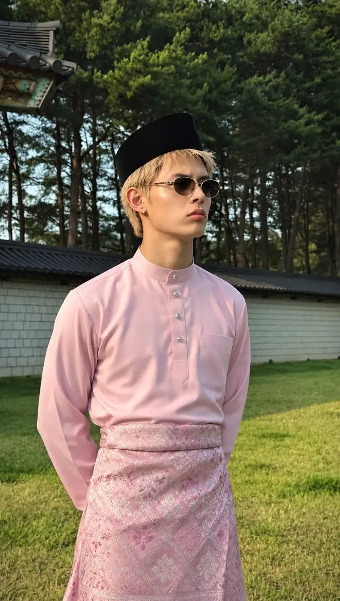 pyaaamutcpt3's tweet photo. GAADA YG PAHAM GUA
Ganteng banget #james https://t.co/RRjrjqHbz0