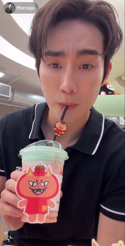 beu2n's tweet photo. อะไรใหม่ๆของตึกเจม มาสคอสนั่งชิมเนื้อตัวเอง 

#fforce_  #GEMMHOUSE 🥣🦊 https://t.co/W4rrCh6K1X