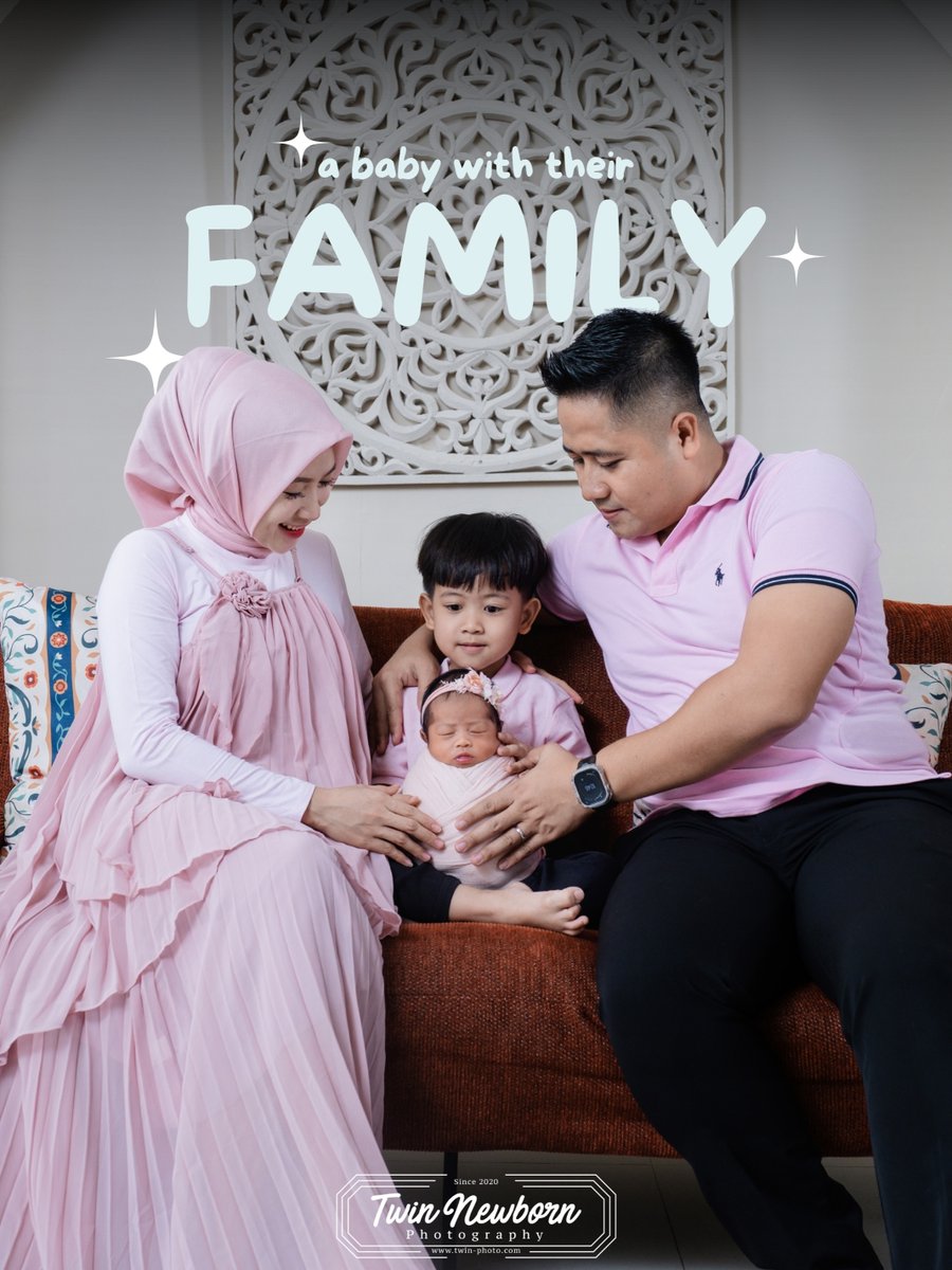 TrangRapkiimna's tweet photo. From two to four. The little ones fill the home with love, laughter, and new stories. Mom, Dad, and big sibling now have another reason to care for one another. Capture these warm moments—because they grow up so fast. Twin newborn photography. https://t.co/27kZAEW9xi