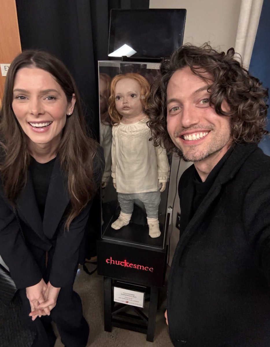 FilmUpdates's tweet photo. Ashley Greene and Jackson Rathbone reunite with the Renesmee doll from ‘TWILIGHT’ https://t.co/C7RYcLxB5c