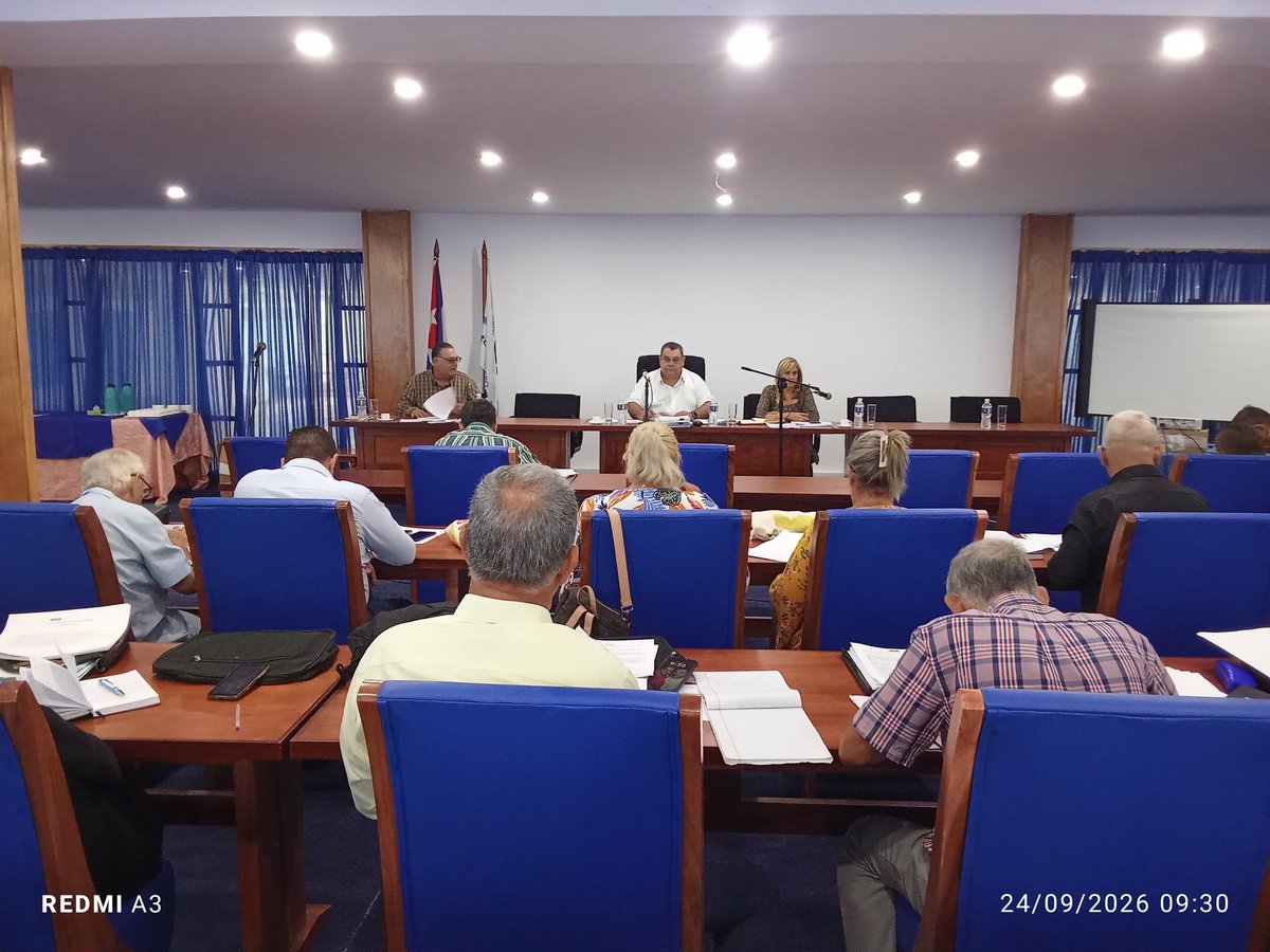 FelixDuarteOrte's tweet photo. En el análisis realizado por el Buró Nacional junto a los presidentes provinciales se evaluó el cumplimiento de las acciones en el movimiento participativo de #MiBarrioPorLaPatria, la atención al trabajo conjunto con la @UJCdeCuba y los resultados en el entrenamiento al delito. https://t.co/E6gYFBZK38