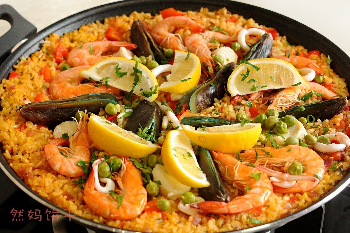 EneidaCaglfdd's tweet photo. Descubrí un plato espaol increíble: paella de marisco con azafrán aromático, perfecto para días de verano! https://t.co/4OvNAs5yV7