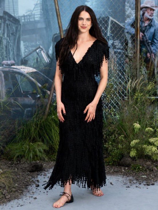 HVMHaber's tweet photo. Oyuncu Margaret Qualley, katıldığı bir galada 96.000 TL'lik Chanel marka ayakkabısı ile görüntülendi. https://t.co/jJvn2OBEGJ