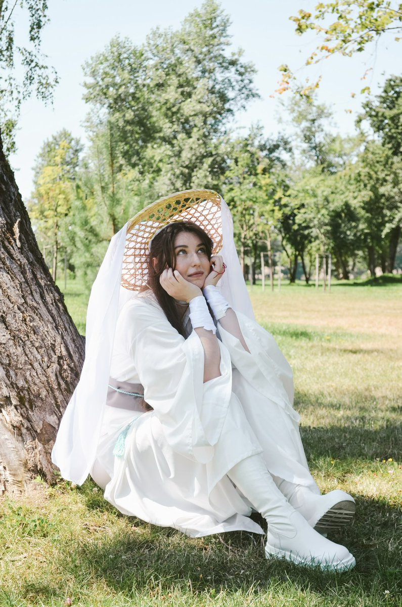 existentiocat's tweet photo. "That beauty exists in this world is, in itself, something to be grateful for" – MXTX

Xie Lian by me 🌸 

#tgcf #xieliancosplay https://t.co/CmNqapVYQP