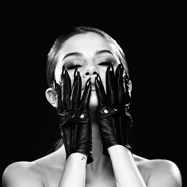 singlikesel's tweet photo. REVIVAL VISUALS https://t.co/xOGaNpBtch