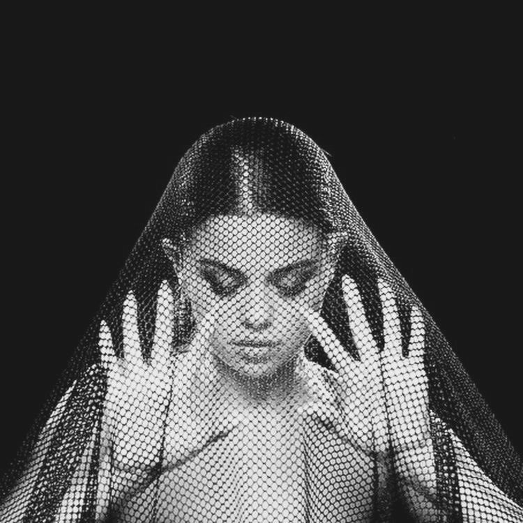 singlikesel's tweet photo. REVIVAL VISUALS https://t.co/xOGaNpBtch
