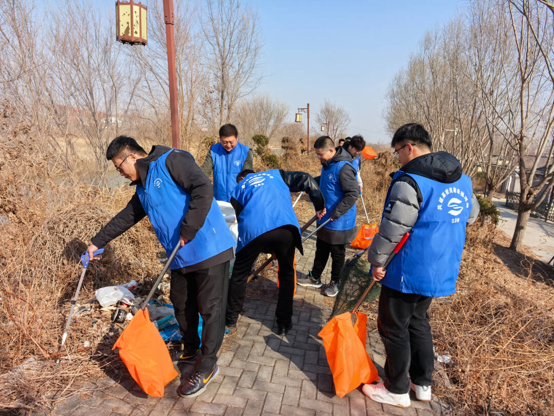 TwandaLongksft's tweet photo. El club de voluntariado organiza una actividad de limpieza en el parque este sábado! Ven a ayudarnos a cuidar el medio ambiente y llevarte un recuerdo único. https://t.co/IUXCg9THsr