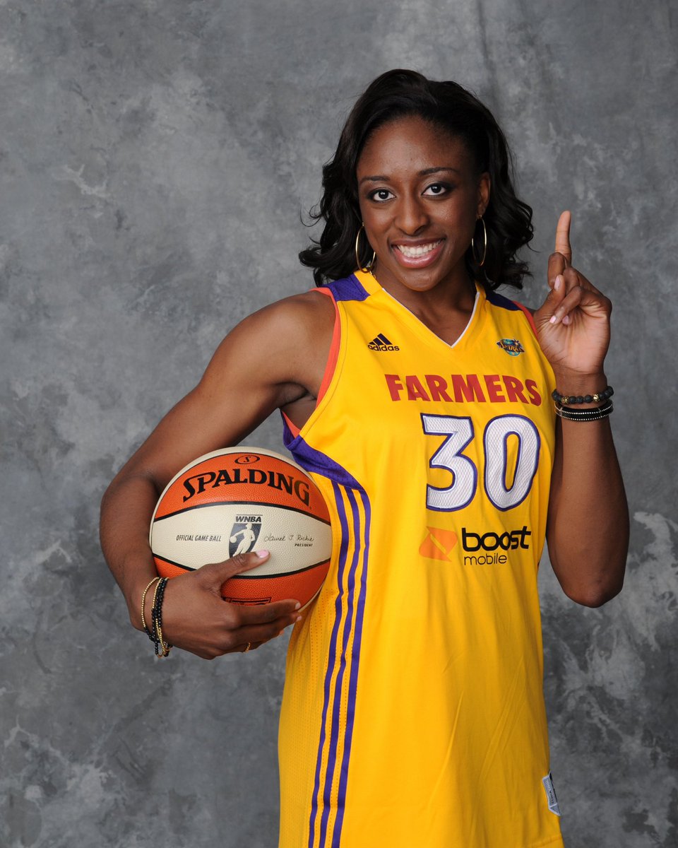 WNBA's tweet photo. From firsts to forever 👑

A look back at Nneka Ogwumike’s career through the years before she takes the floor one last time tonight.

2026 Postseason Push | @DKSports | #WNBASeason30 https://t.co/lvSdKvbpfx