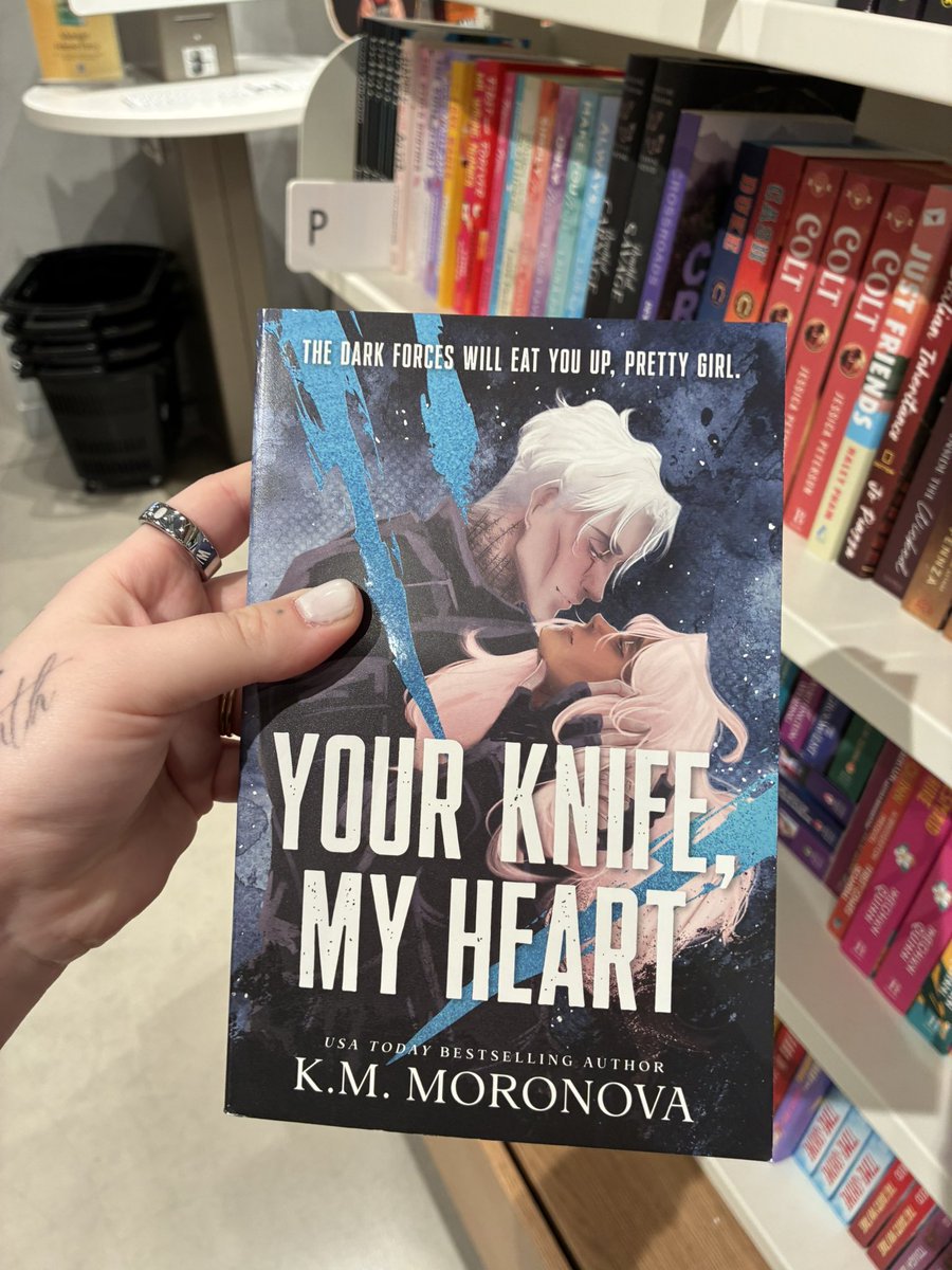 aurorasacolytes's tweet photo. Current read: https://t.co/U5uiHtkAze