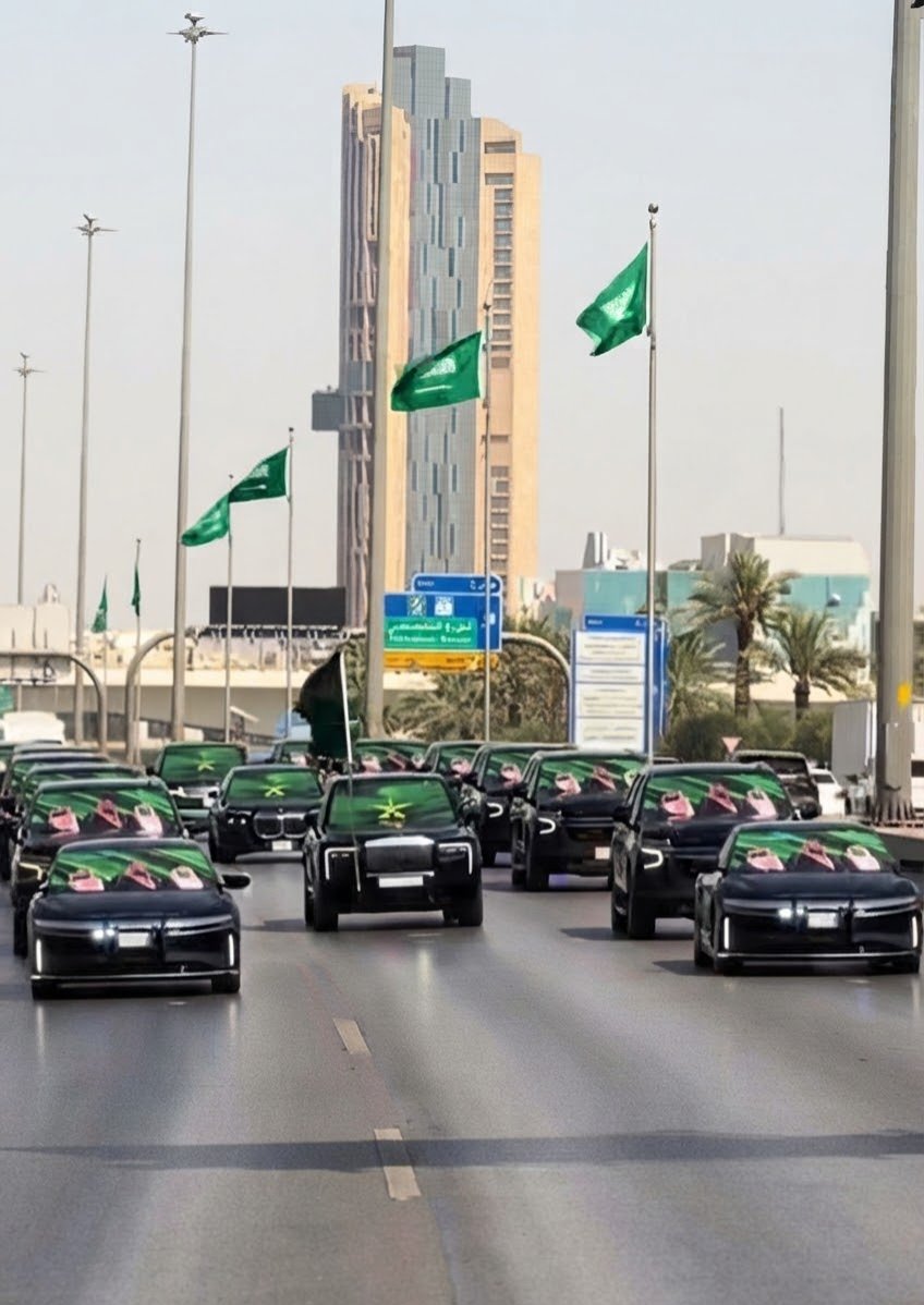 EbtisamALRdaan's tweet photo. نحتفي بوطنٍ يسكن القلب قبل المكان، ونفرح بمنجزاته التي تروي قصة طموح لا يعرف التوقف.
#اليوم_الوطني_٩٦ #الخميس #امن_المملكه_والحرمين_خط_احمر https://t.co/yaC9jBE3mb