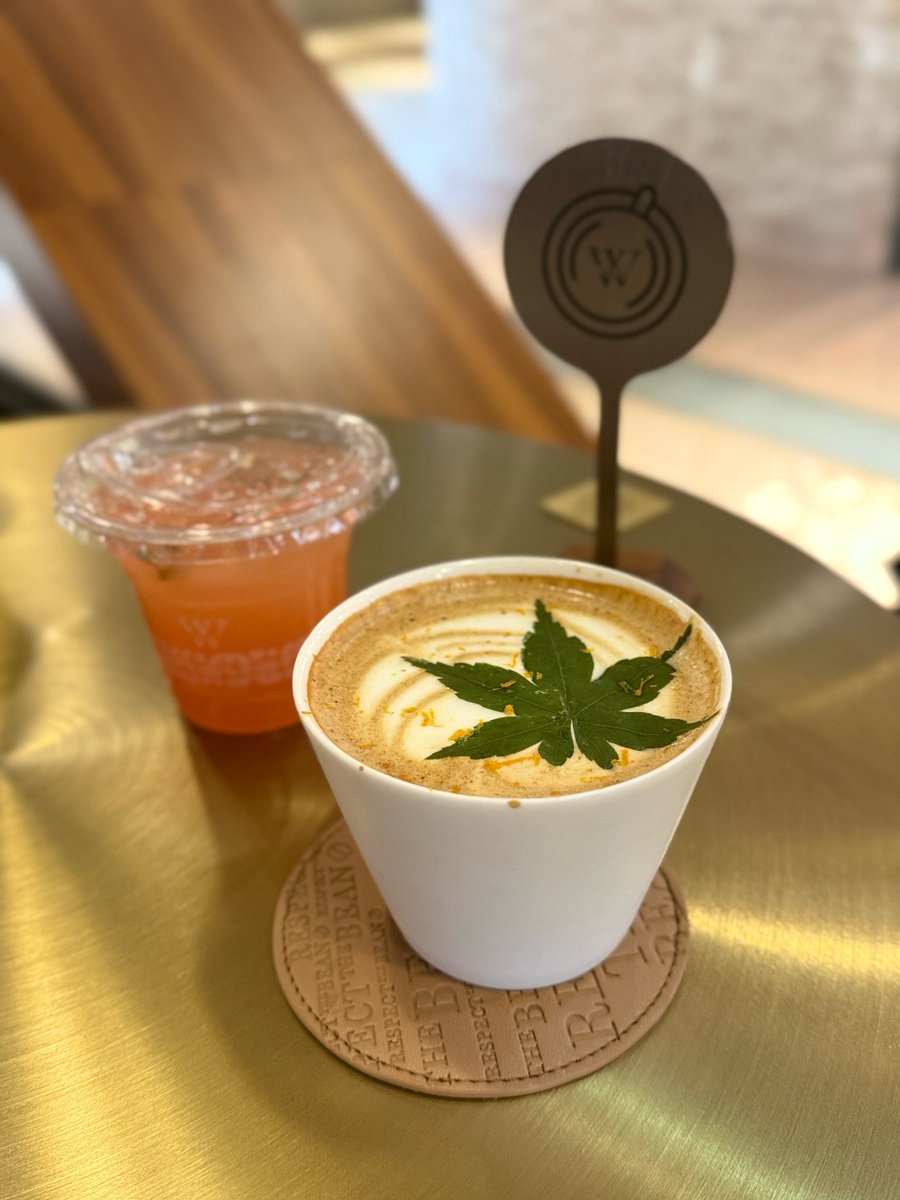 Darhan89072802's tweet photo. Tried the new zero-waste matcha latte at the corner shop—smooth, creamy, and no single-use cup! 10/10, my daily pick’s forever changed. https://t.co/7rIHDcsFXF