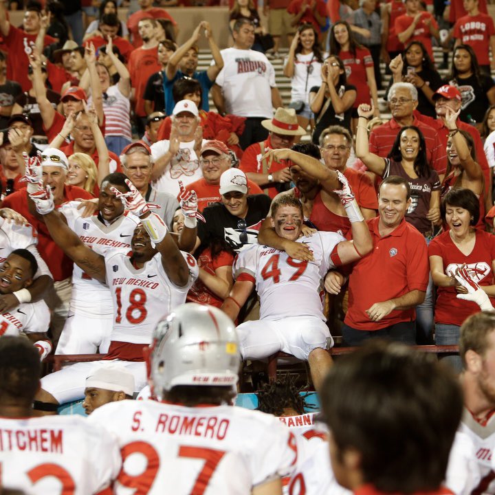 UNMLoboFB's tweet photo. 132 years in the making. 𝐓𝐡𝐞 𝟏𝟏𝟔𝐭𝐡 𝐦𝐞𝐞𝐭𝐢𝐧𝐠 𝐨𝐟 𝐭𝐡𝐞 𝐑𝐢𝐨 𝐆𝐫𝐚𝐧𝐝𝐞 𝐑𝐢𝐯𝐚𝐥𝐫𝐲 is up next 🐺🌶️

#GoLobos https://t.co/fUk9epIIsG