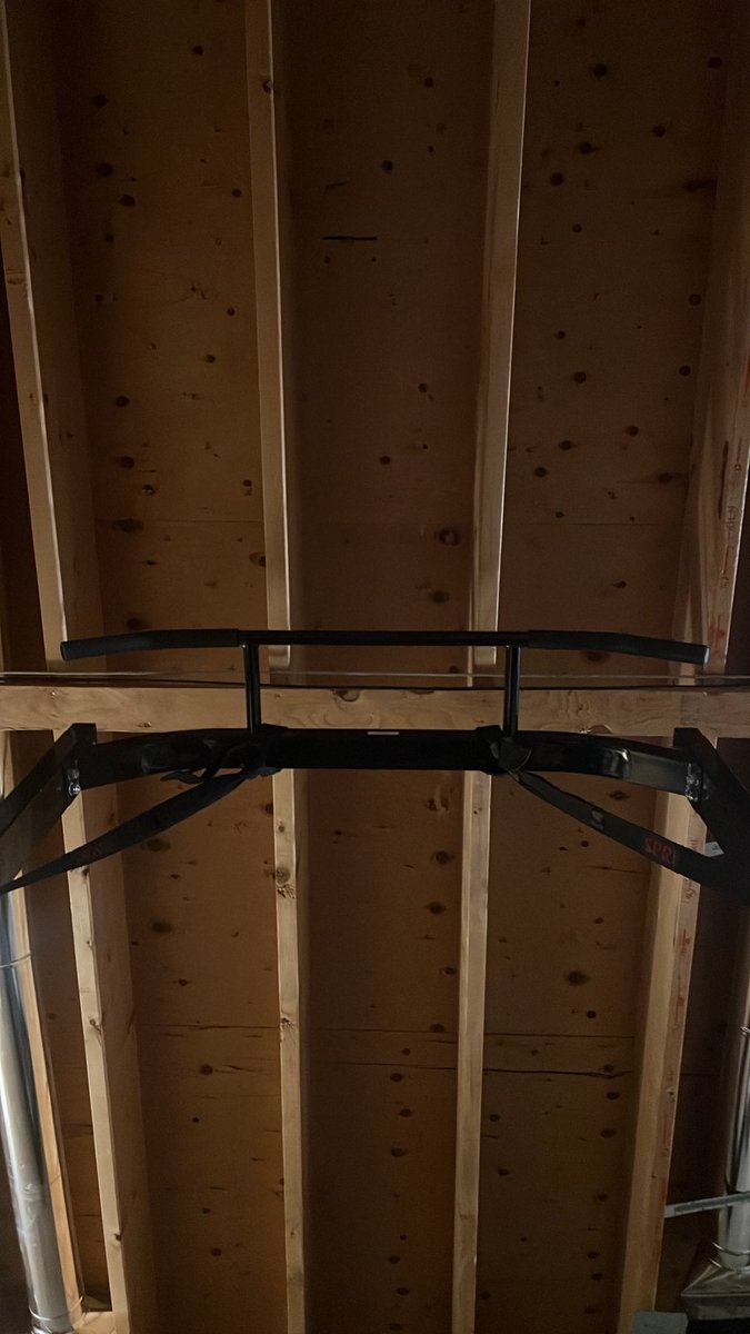 CanadianWolfMMA's tweet photo. Starting my first workout of the day. 😤 https://t.co/S7XM5AnsJ5