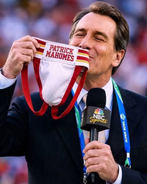 TheJackSass's tweet photo. Mahomes could throw a pick-six, trip over the Gatorade bucket, and accidentally punt a cheerleader…

and Collinsworth would still say:

“Now HERE’S a guy who just sees the game differently.” 🫏😂

Chris, buddy.

You’re not calling football anymore.

You’re reading Mahomes erotica with telestration.

#NFL #PatrickMahomes #Chiefs #ChrisCollinsworth #FootballTwitter #TheJackSass #KissMyDonkey